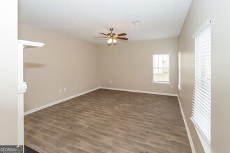 9285 Carnes Crossing Cir in Jonesboro, GA - Building Photo - Building Photo