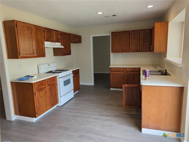 property at 701 Brazos Dr