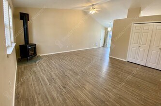 61009 Lodgepole Dr in Bend, OR - Building Photo - Building Photo