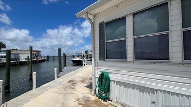 10701 S Ocean Dr in Jensen Beach, FL - Building Photo - Building Photo