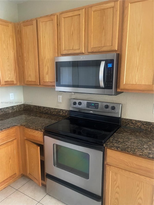 property at 4203 Cohune Palm Ct