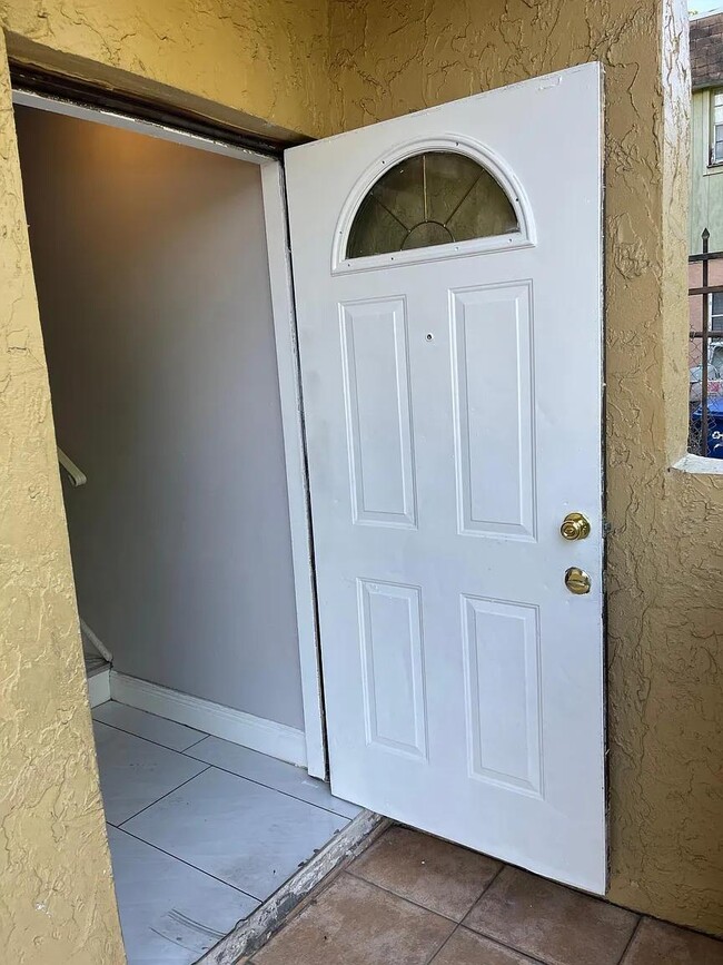 5844 Blueberry Ct in Lauderhill, FL - Building Photo - Building Photo