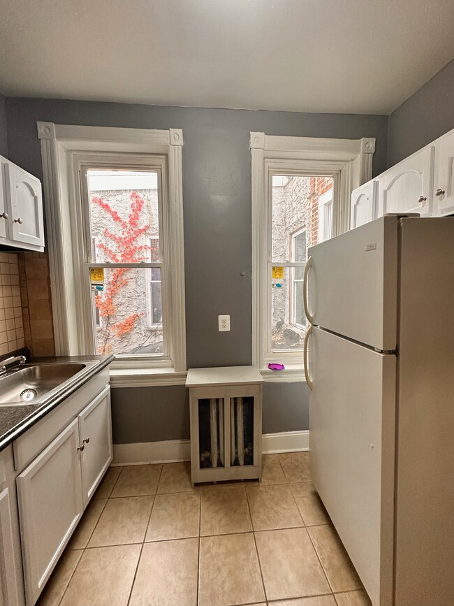 6068 Kingsessing Avenue Unit 2 in Philadelphia, PA - Building Photo - Building Photo