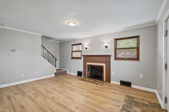 5411 Fieldcrest Dr in Pittsburgh, PA - Building Photo - Building Photo