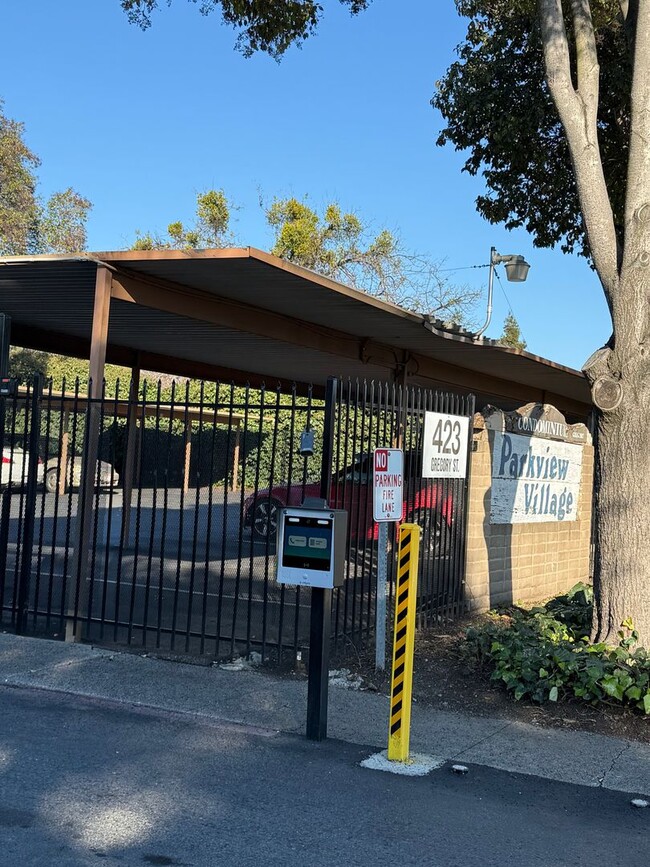 property at 1625 Park Ln