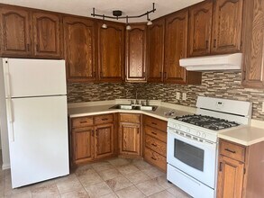 1410 Golden Valley Dr in Bettendorf, IA - Building Photo - Building Photo