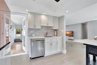 400 SE 5th Ct in Pompano Beach, FL - Foto de edificio - Building Photo