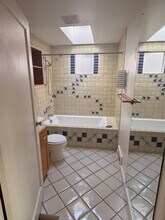 7307 24th Ave NE in Seattle, WA - Foto de edificio - Building Photo