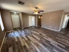 5710 N 73rd Dr in Glendale, AZ - Building Photo - Building Photo
