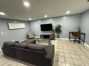 5006 Meadowbrook Dr in Camp Springs, MD - Building Photo - Building Photo