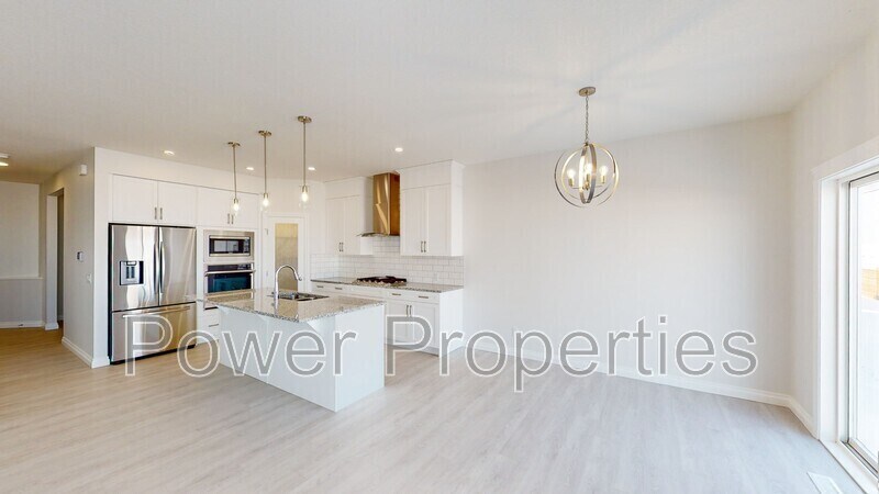 212 Dawson Hbr Hts in Chestermere, AB - Building Photo