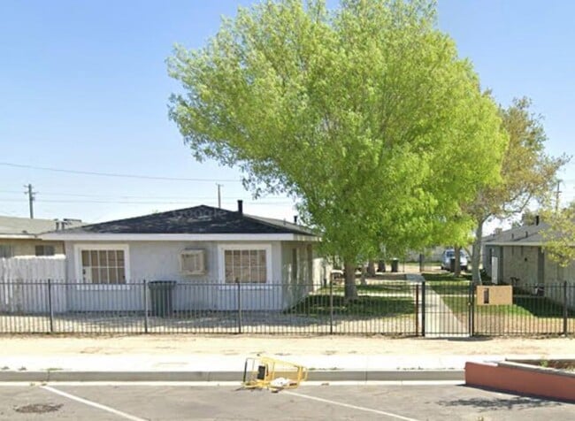 property at 2516 Diamond St