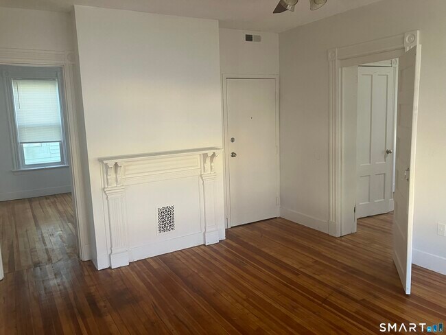 473 Howard Ave in New Haven, CT - Building Photo - Building Photo