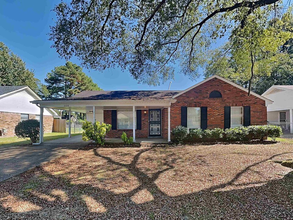 3328 Shuster Cove in Memphis, TN - Building Photo