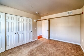Pinewood Lodge in Aurora, CO - Foto de edificio - Building Photo