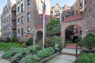Rockville Tudor Apt. Corp. in Rockville Centre, NY - Building Photo - Building Photo