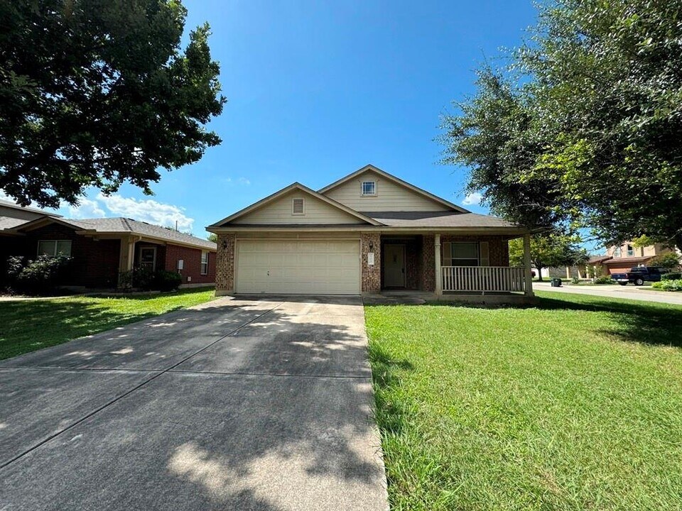 100 Palo Duro Cove in Kyle, TX - Building Photo