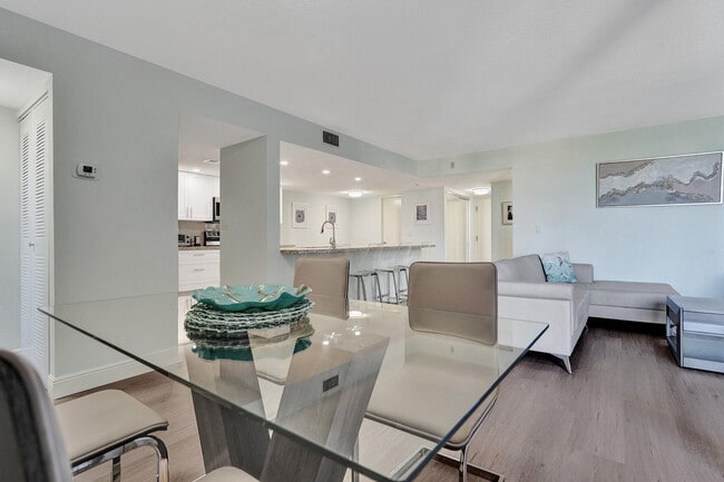 955 Dotterel Rd in Delray Beach, FL - Building Photo - Building Photo