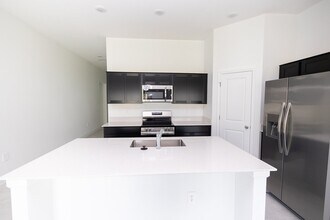 248 Hayley St in Winter Haven, FL - Building Photo - Building Photo