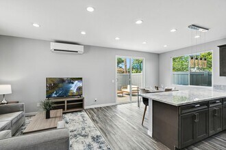 5122 Los Robles Dr in Carlsbad, CA - Building Photo - Building Photo