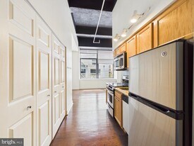 1600 Chestnut St in Philadelphia, PA - Building Photo