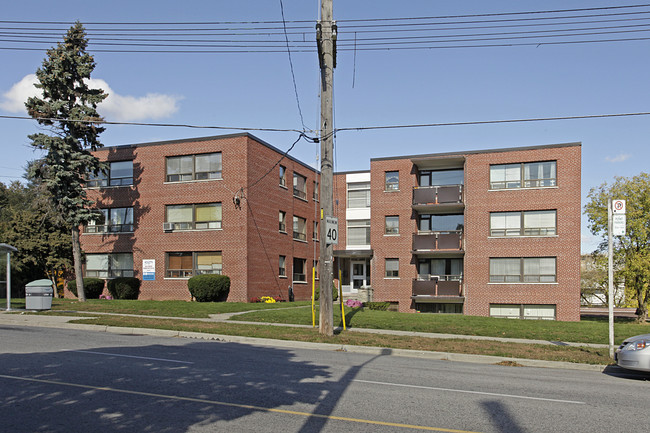 172-174 Berry Rd in Toronto, ON - Building Photo - Primary Photo