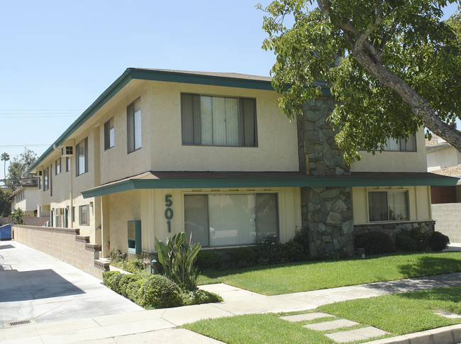 501 N Stoneman Ave in Alhambra, CA - Building Photo - Building Photo