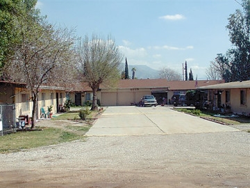 4029 Johnson St in San Bernardino, CA - Foto de edificio - Building Photo