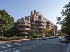 Emerson House on the Park in Washington, DC - Foto de edificio - Building Photo