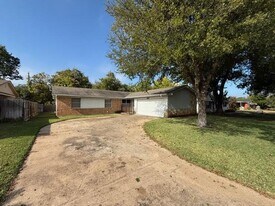 1206 Pembrook Dr in Waco, TX - Building Photo