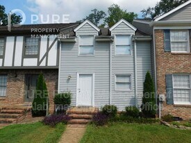 755 Cahaba Manor Trl in Pelham, AL - Building Photo