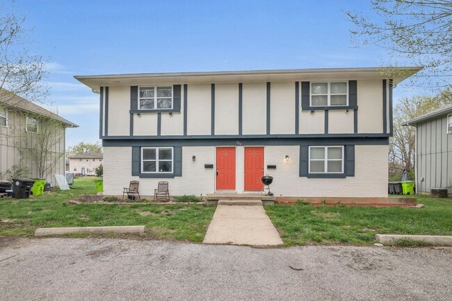 property at 222 E Washington St