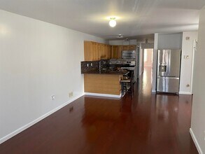 183 Hutton St in Jersey City, NJ - Building Photo - Building Photo