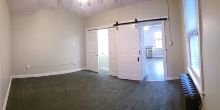 245 E Church St, Unit 2 in Bethlehem, PA - Foto de edificio - Building Photo