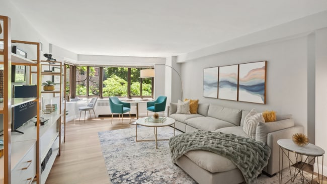 1361 N Lake Shore Dr in Chicago, IL - Building Photo - Building Photo