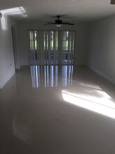 5104 Glenmoor Dr-Unit -5104 in West Palm Beach, FL - Building Photo - Building Photo