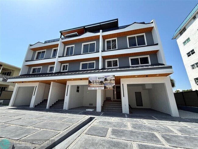 3826 NE 171 St in Miami, FL - Building Photo - Building Photo