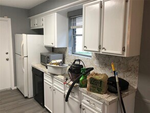 16342 Autumn Wind Dr in Houston, TX - Building Photo - Building Photo