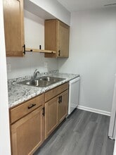 1315 Oakland Rd NE in Cedar Rapids, IA - Building Photo - Building Photo