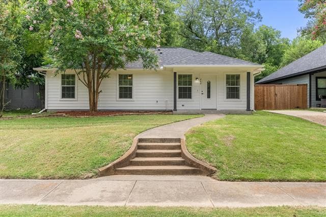 property at 404 W Day St