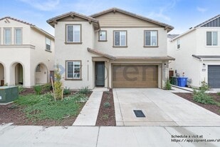 4785 Happy Hallow Dr in Folsom, CA - Building Photo