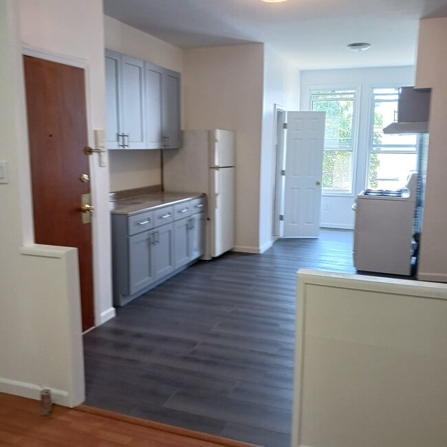 456 Grandview Ave, Unit 2R