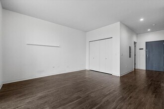 830 N Milwaukee Ave in Chicago, IL - Building Photo - Building Photo