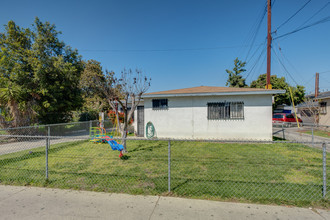 4925 Clara St in Cudahy, CA - Building Photo - Other