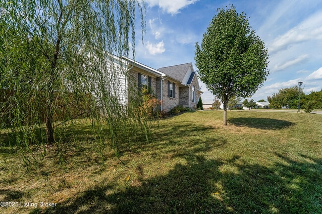 10116 Greenfield Woods Cir in Louisville, KY - Building Photo - Building Photo