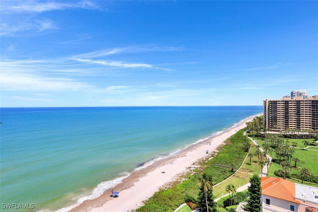 3951 Gulf Shore Blvd N in Naples, FL - Building Photo