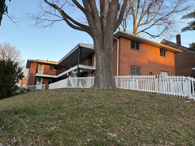 property at 333 N Ellis St