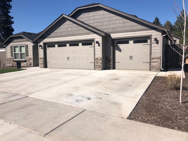 20380 SE Lois Way in Bend, OR - Building Photo - Building Photo