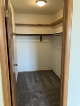 Parkside Pool Apartments in Milwaukee, WI - Building Photo - Building Photo