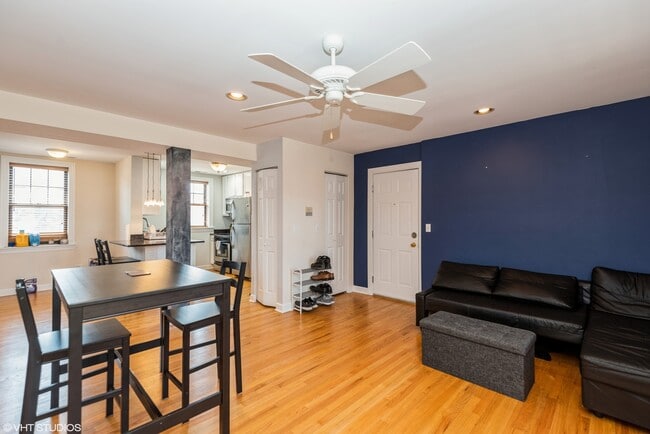 5228 N Campbell Ave, Unit 2A in Chicago, IL - Building Photo - Building Photo